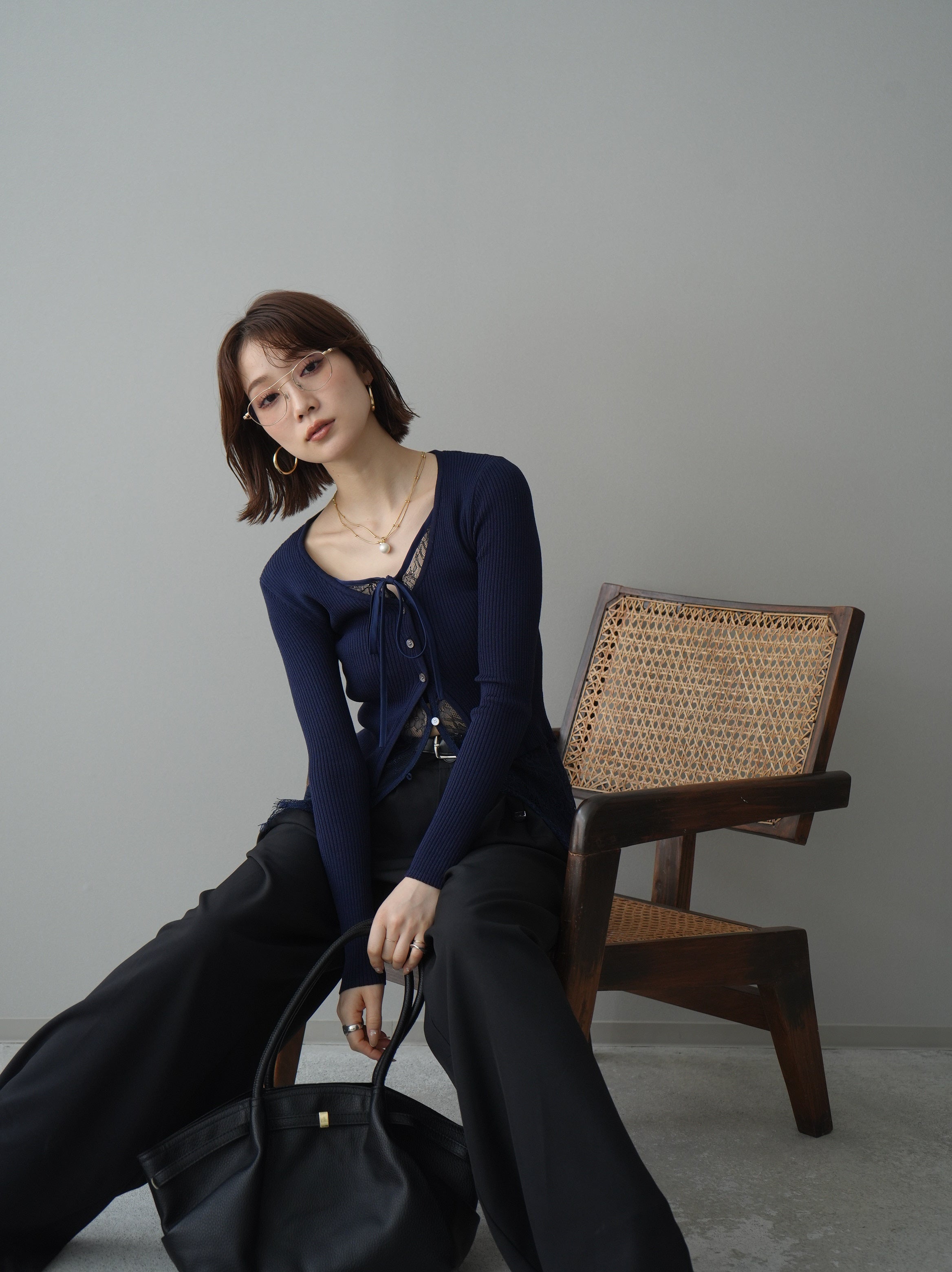 予約]フロントリボン裾レースリブニットトップス/navy – Lumier