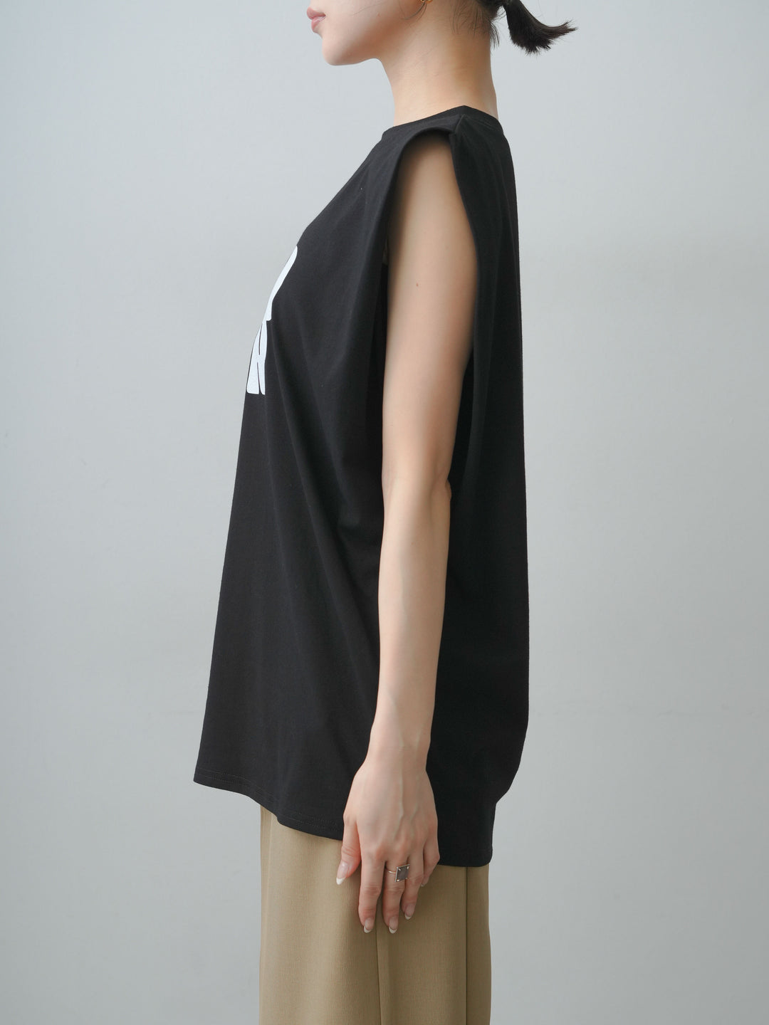 [予約]ショルダータックノースリーブオーバーTEE/black