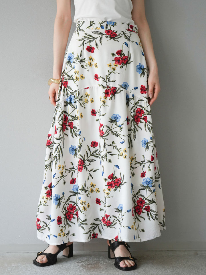 [予約]ボタニカル柄ティアードスカート/オフホワイト