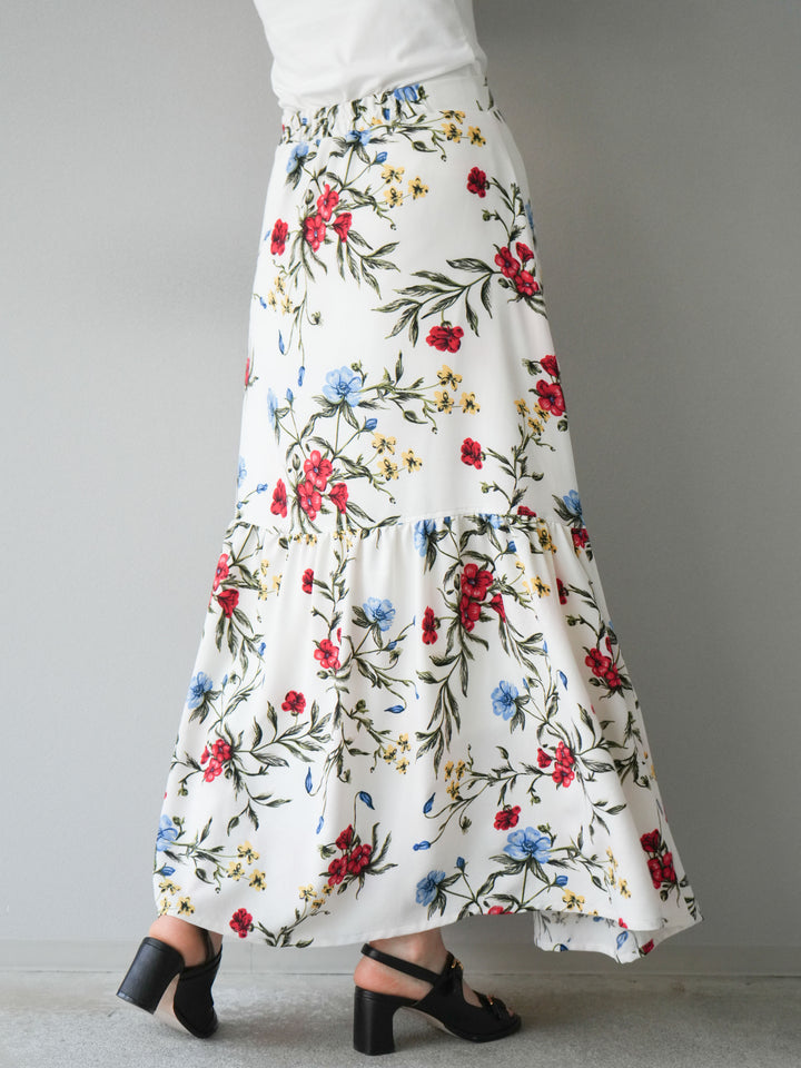 [予約]ボタニカル柄ティアードスカート/オフホワイト