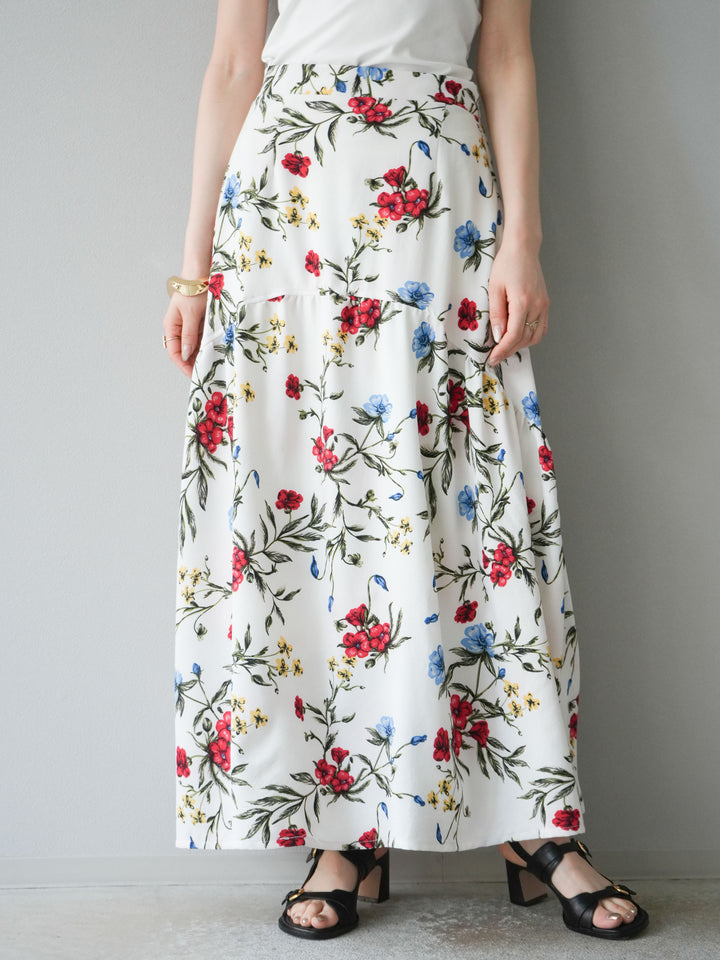 [予約]ボタニカル柄ティアードスカート/オフホワイト