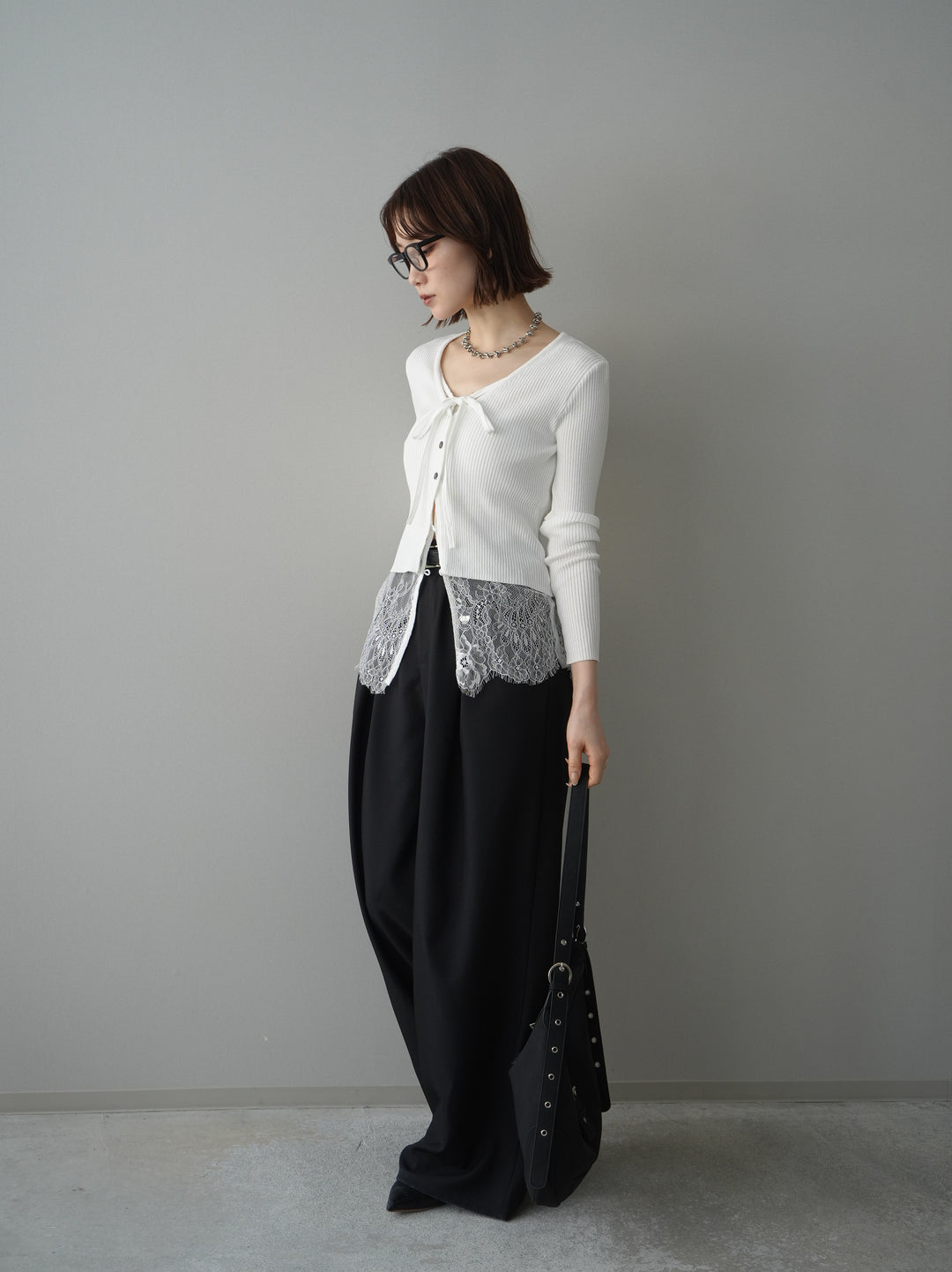 [SET]フロントリボン裾レースリブニットトップス+ベルト付キーホルダーモチーフワイドパンツ(2set)