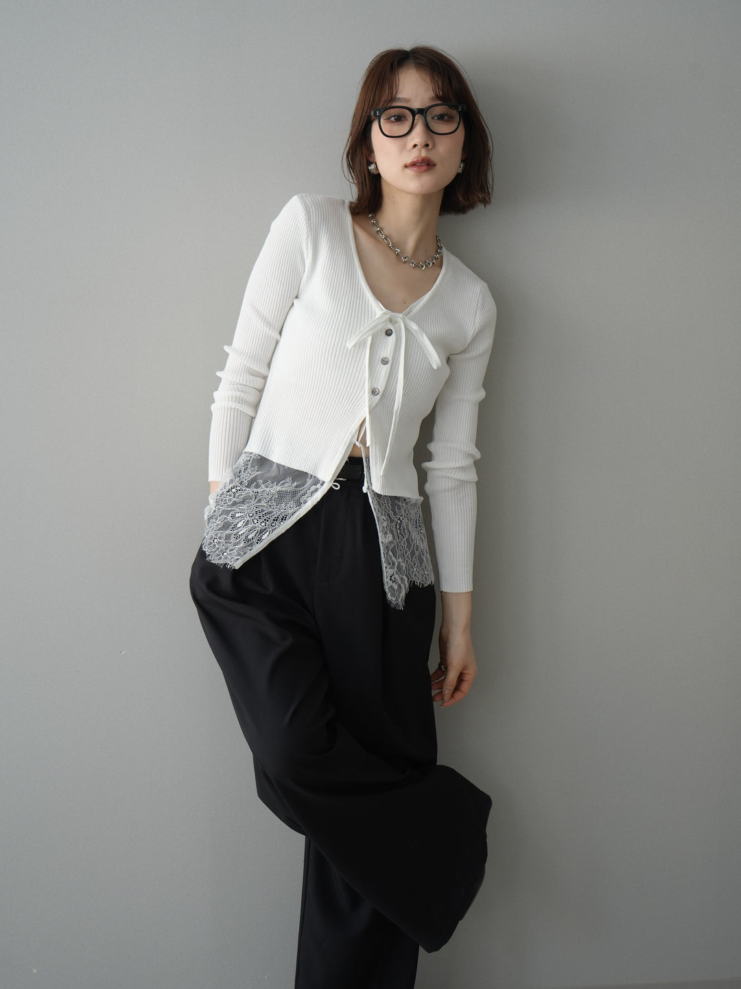 [予約]フロントリボン裾レースリブニットトップス/off