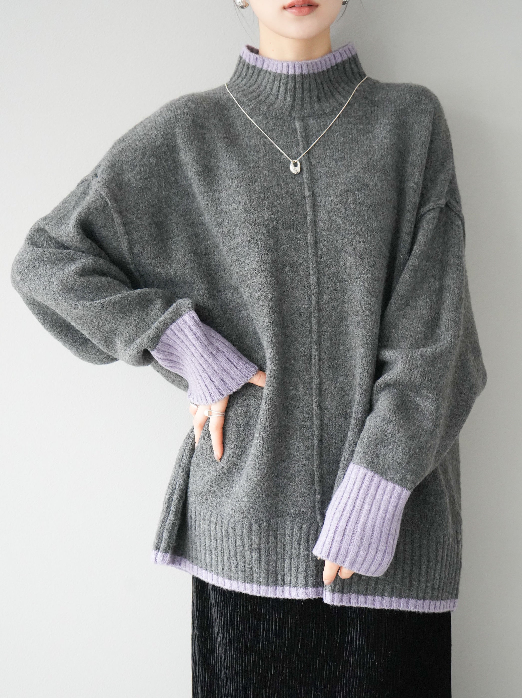 予約]配色ハイネックニットプルオーバー/チャコール – Lumier