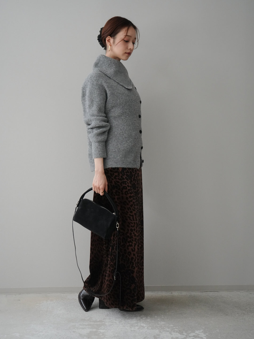 [SET]ハイネックデザインボタンニットカーディガン+レオパードベロアナロースカート(2set)