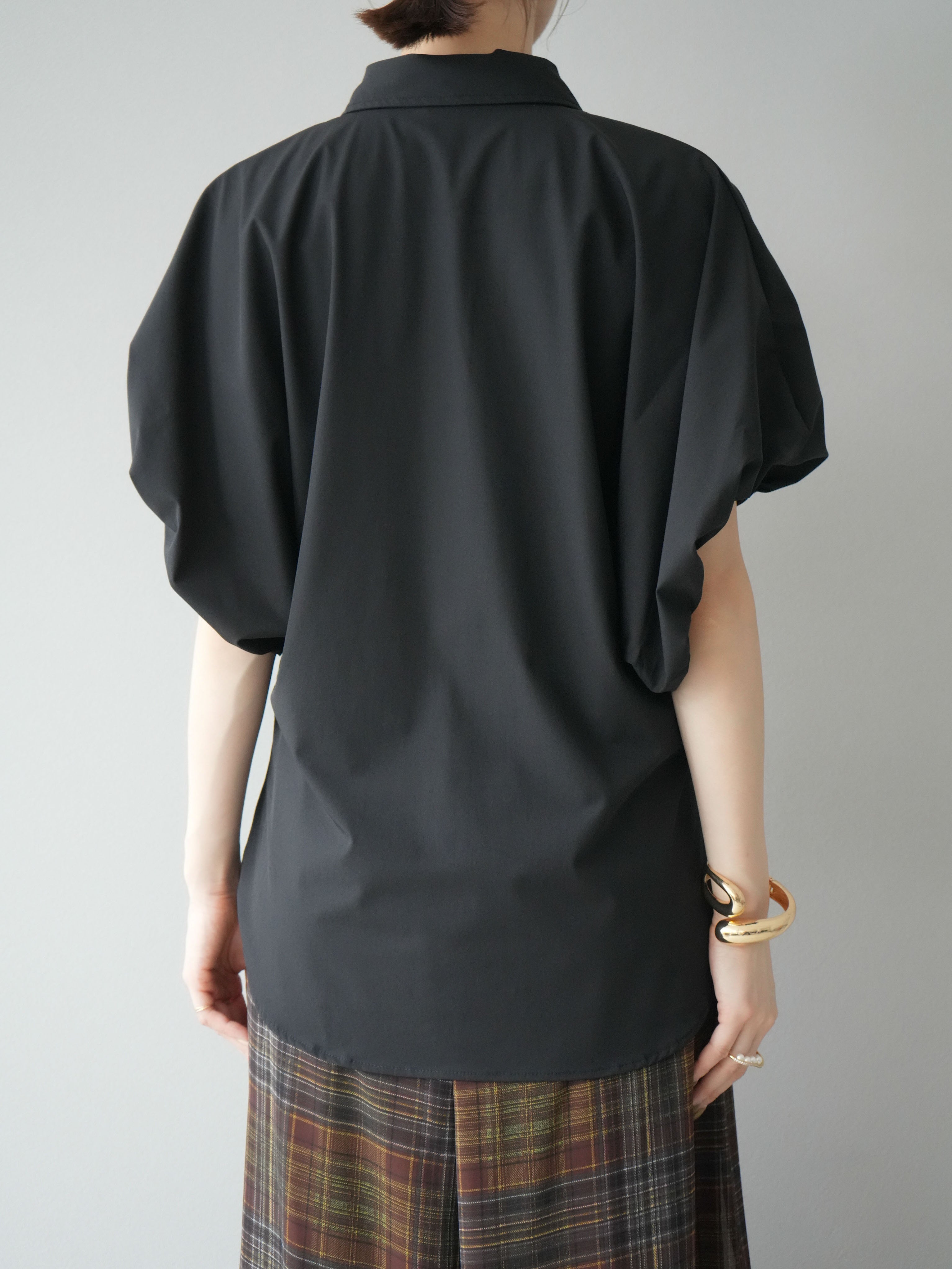 専用【極美品】セレリ 25SS パフスリーブシャツ ジップ アップ 黒 予約]ICE TOUCHパフスリーブシャツ/ブラック – Lumier
