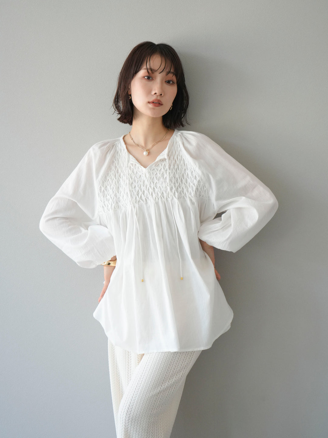 [予約]インド製キャンブリックボイル スモッキングブラウス/オフ