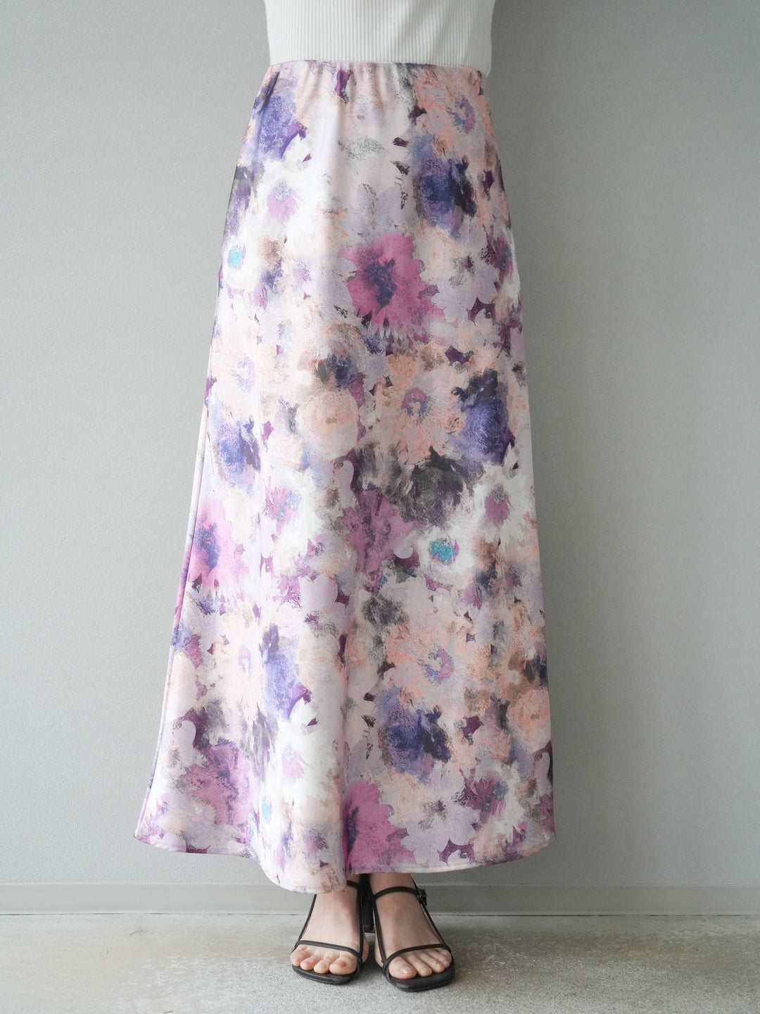 [予約]ニュアンスフラワーサテンスカート/パープル