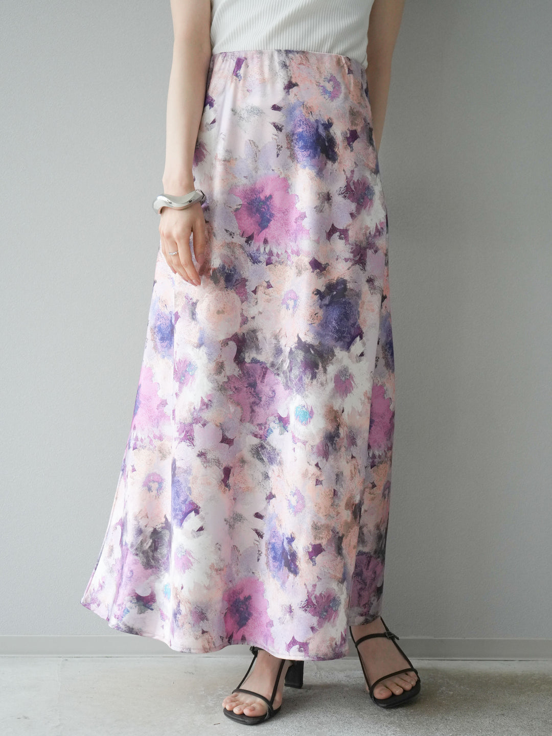 [予約]ニュアンスフラワーサテンスカート/パープル