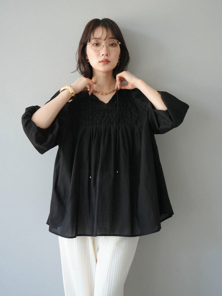 [予約]インド製キャンブリックボイル スモッキングブラウス/ブラック