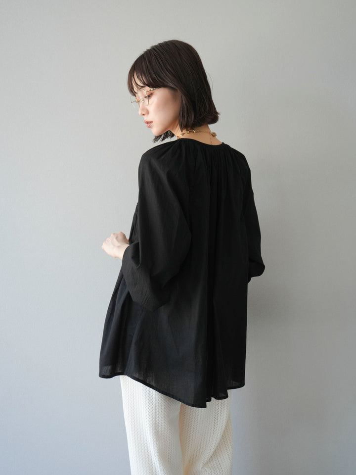 [予約]インド製キャンブリックボイル スモッキングブラウス/ブラック