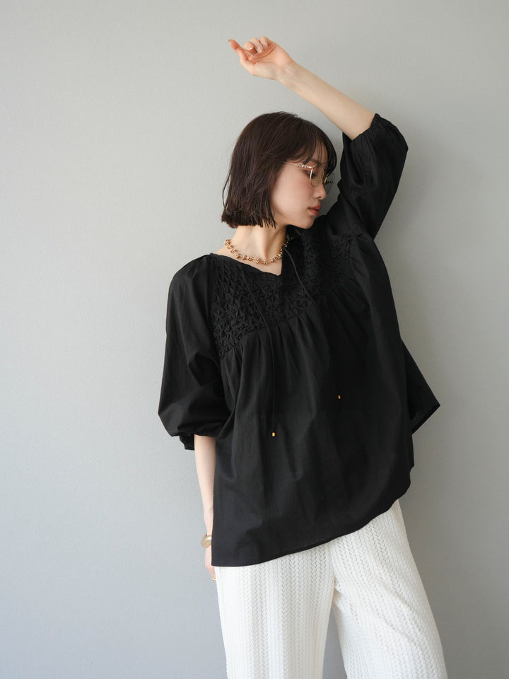 [予約]インド製キャンブリックボイル スモッキングブラウス/ブラック