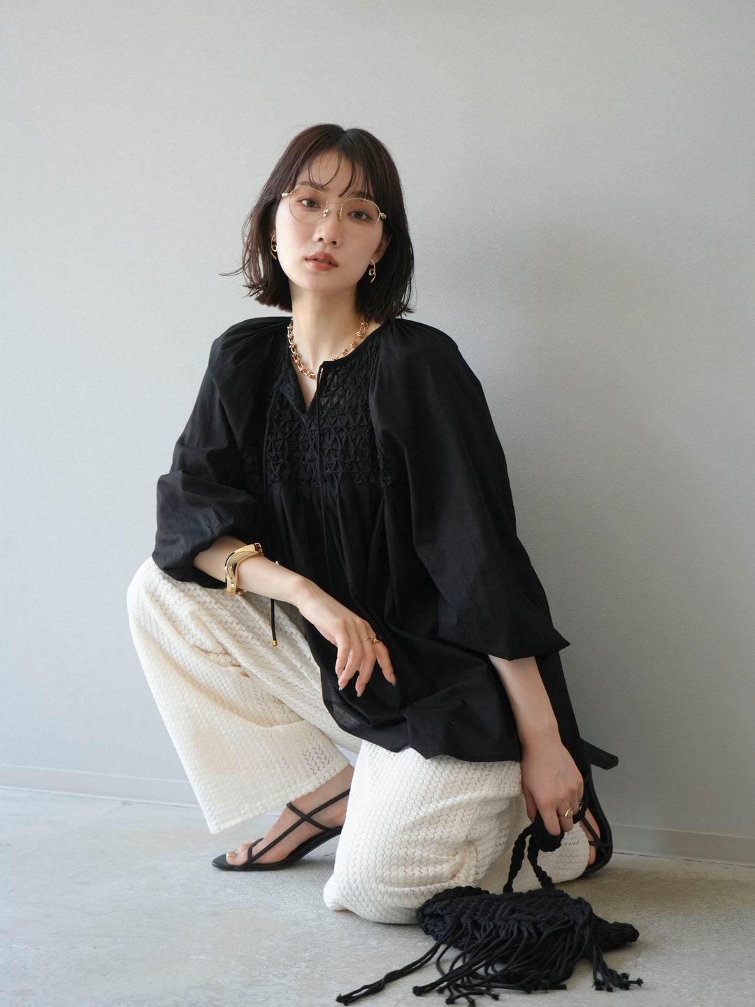 [予約]インド製キャンブリックボイル スモッキングブラウス/ブラック