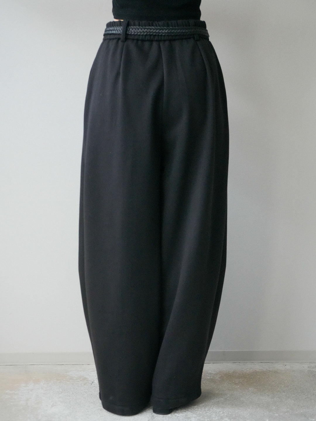 [予約]ベルト付裏起毛センターシームカーブパンツ/black