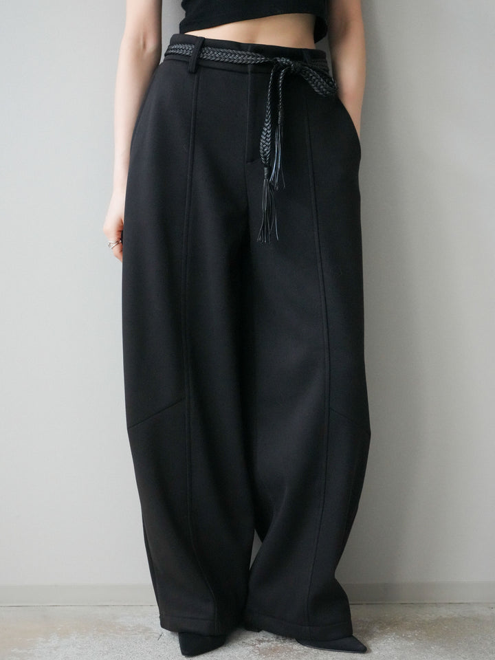 [予約]ベルト付裏起毛センターシームカーブパンツ/black