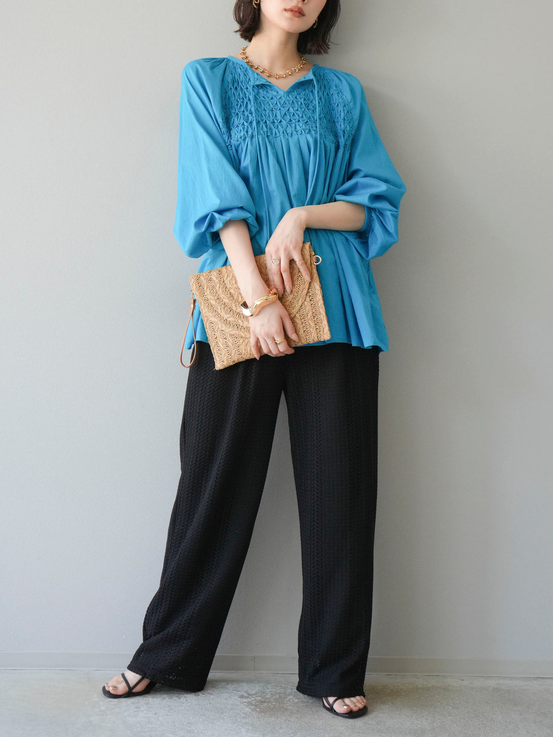 [予約]インド製キャンブリックボイル スモッキングブラウス/ブルー