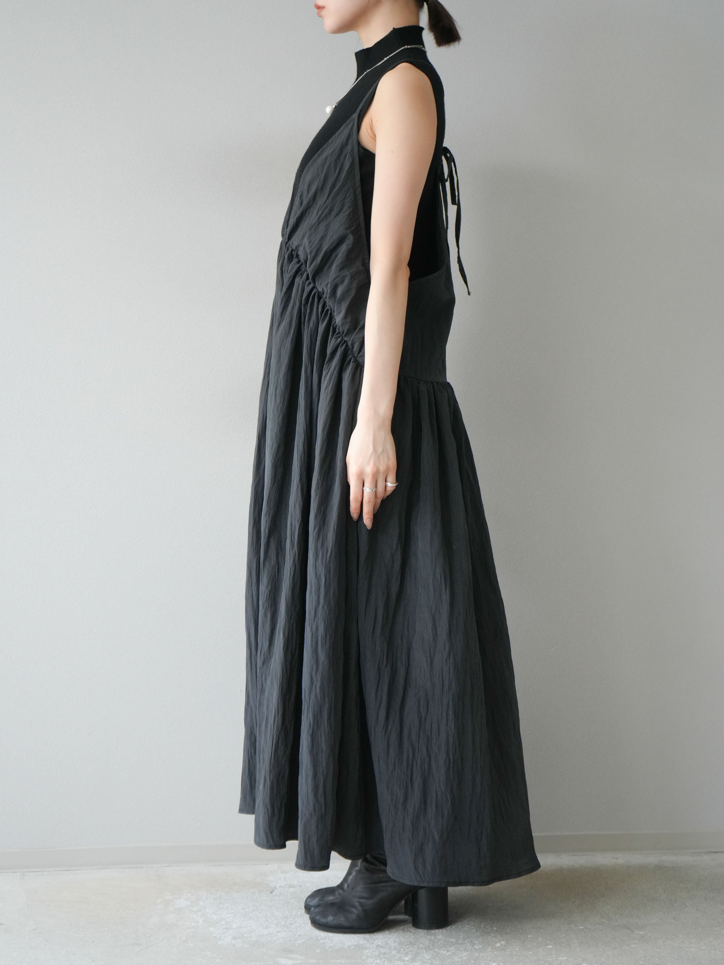 予約]シボ加工シャイニーキャミワンピース/ブラック – Lumier