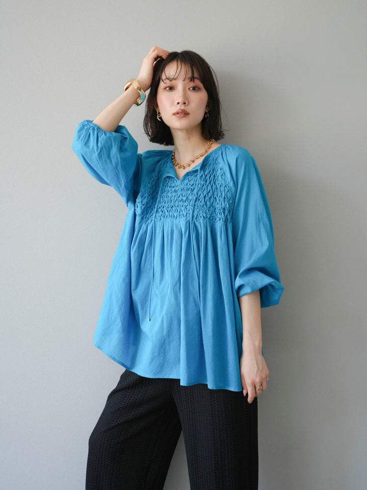 [予約]インド製キャンブリックボイル スモッキングブラウス/ブルー