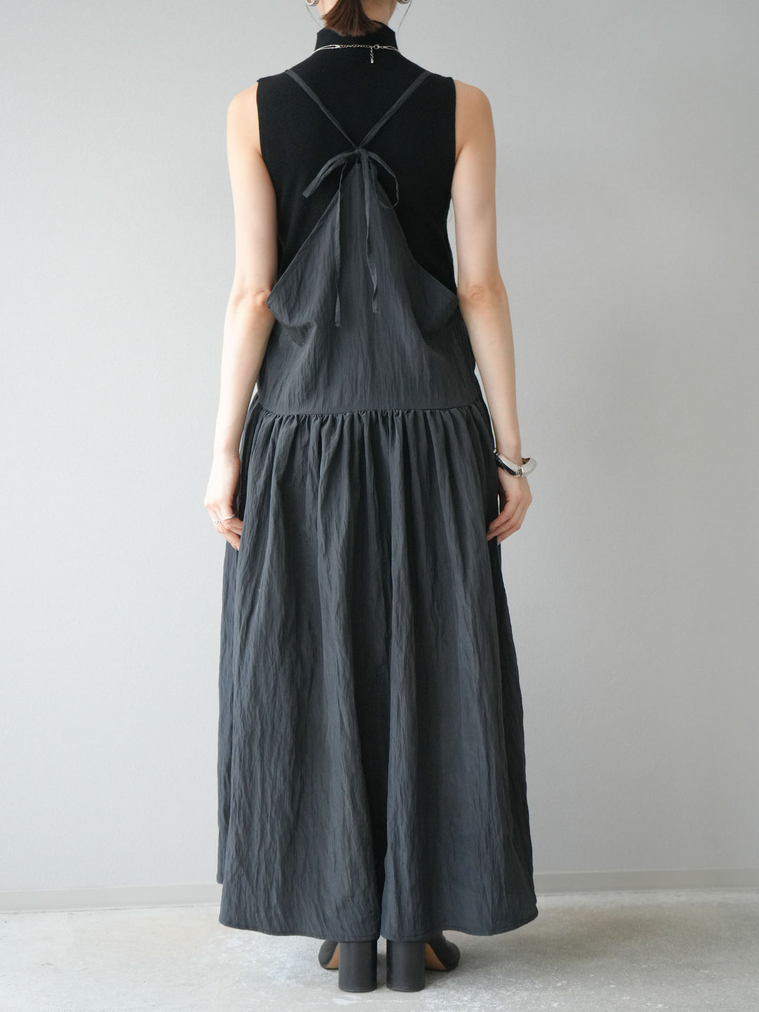 [予約]シボ加工シャイニーキャミワンピース/ブラック