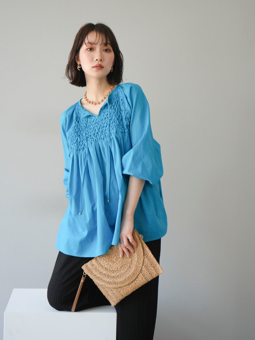 [予約]インド製キャンブリックボイル スモッキングブラウス/ブルー