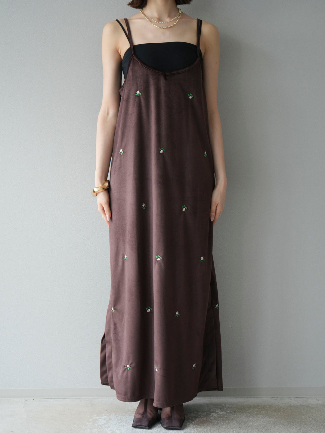 [予約]フラワー刺繍ベロアキャミワンピース/ブラウン