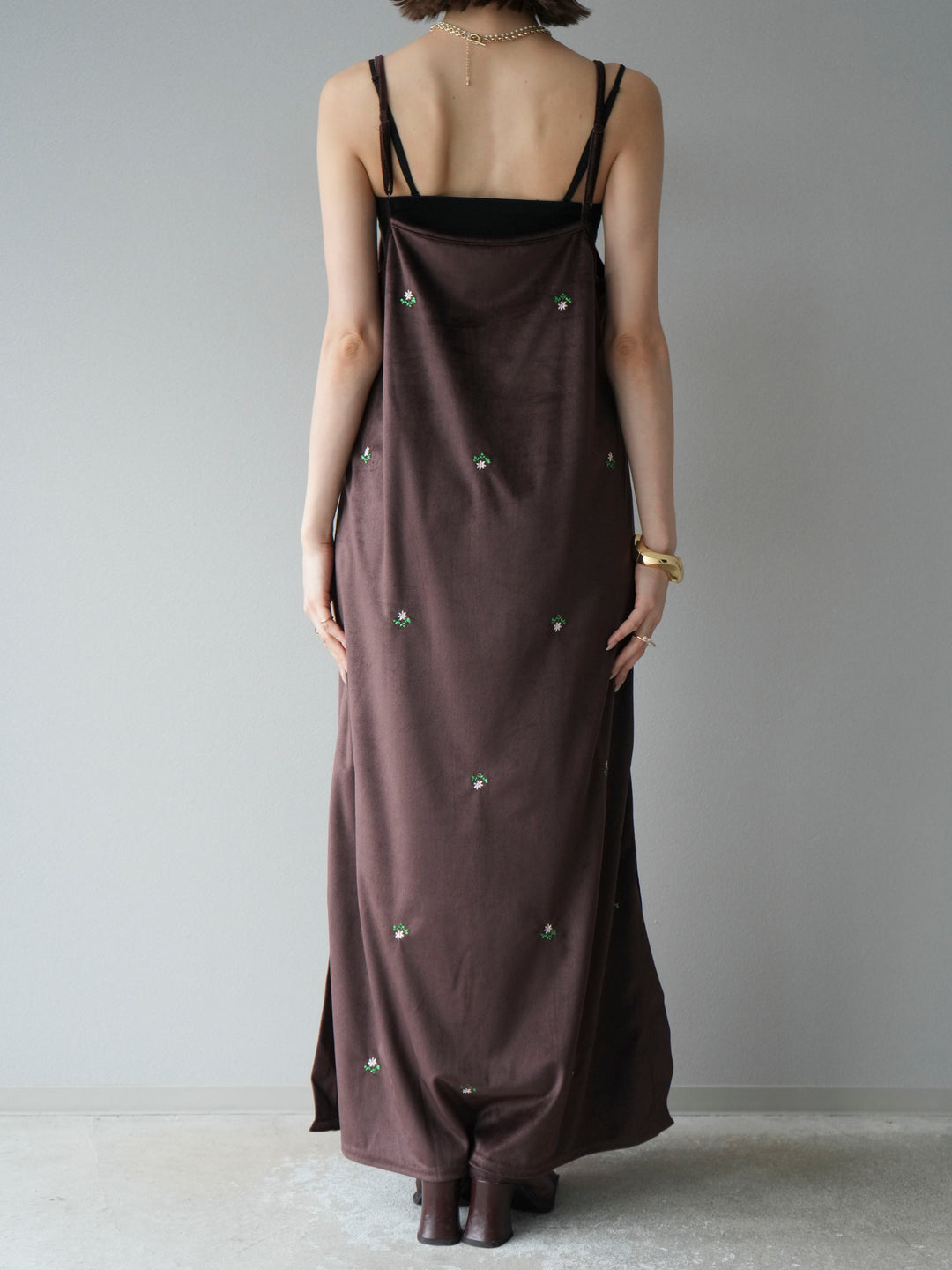 [予約]フラワー刺繍ベロアキャミワンピース/ブラウン