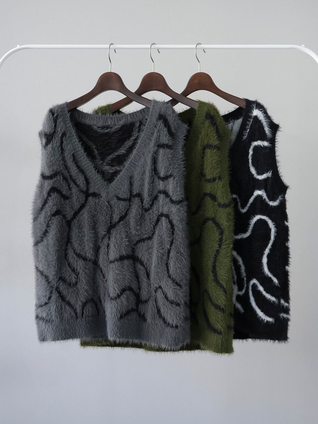 [SET] 線狀毛絨針織背心 + 線狀毛絨針織裙 (2套)