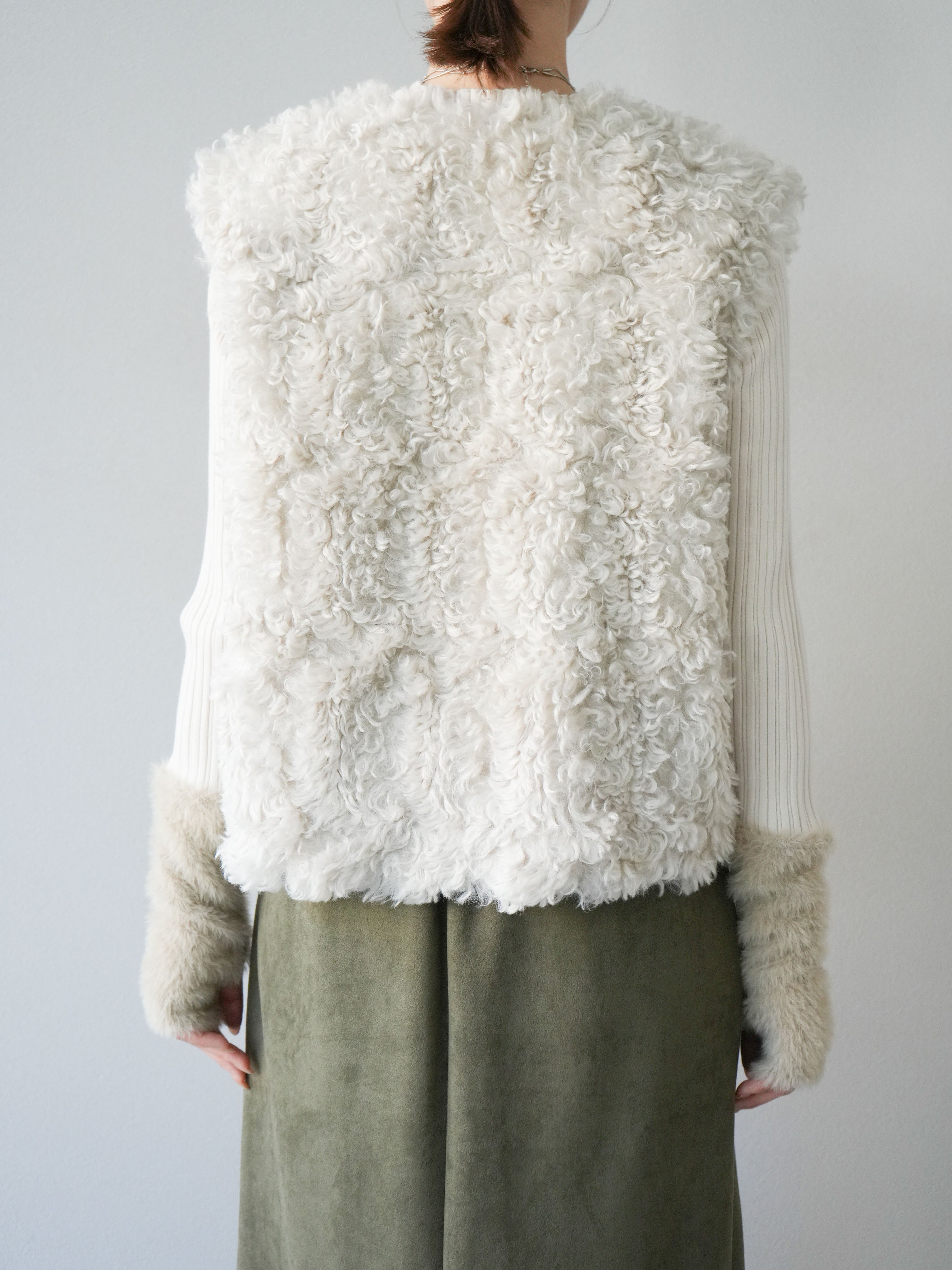 予約]プードルファーショートベスト/エクリュ – Lumier