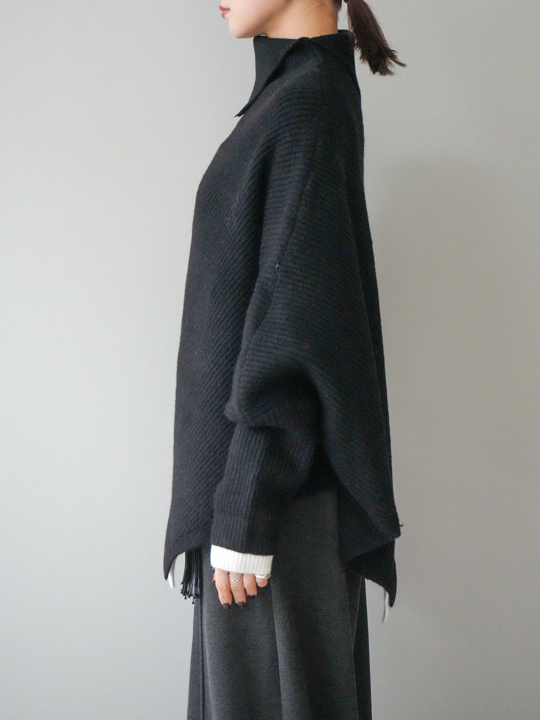 [予約]配色アシンメトリードルマンニットプルオーバー/black