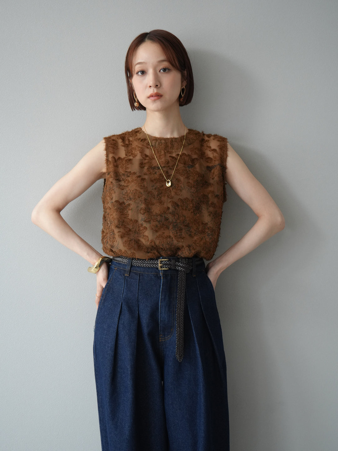 [予約]ニュアンスフリンジジャガードノースリーブブラウス/ブラウン