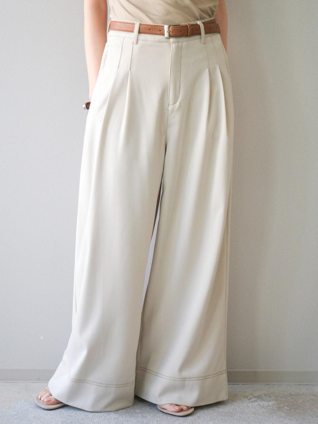 [予約]配色ステッチワイドタックパンツ/beige