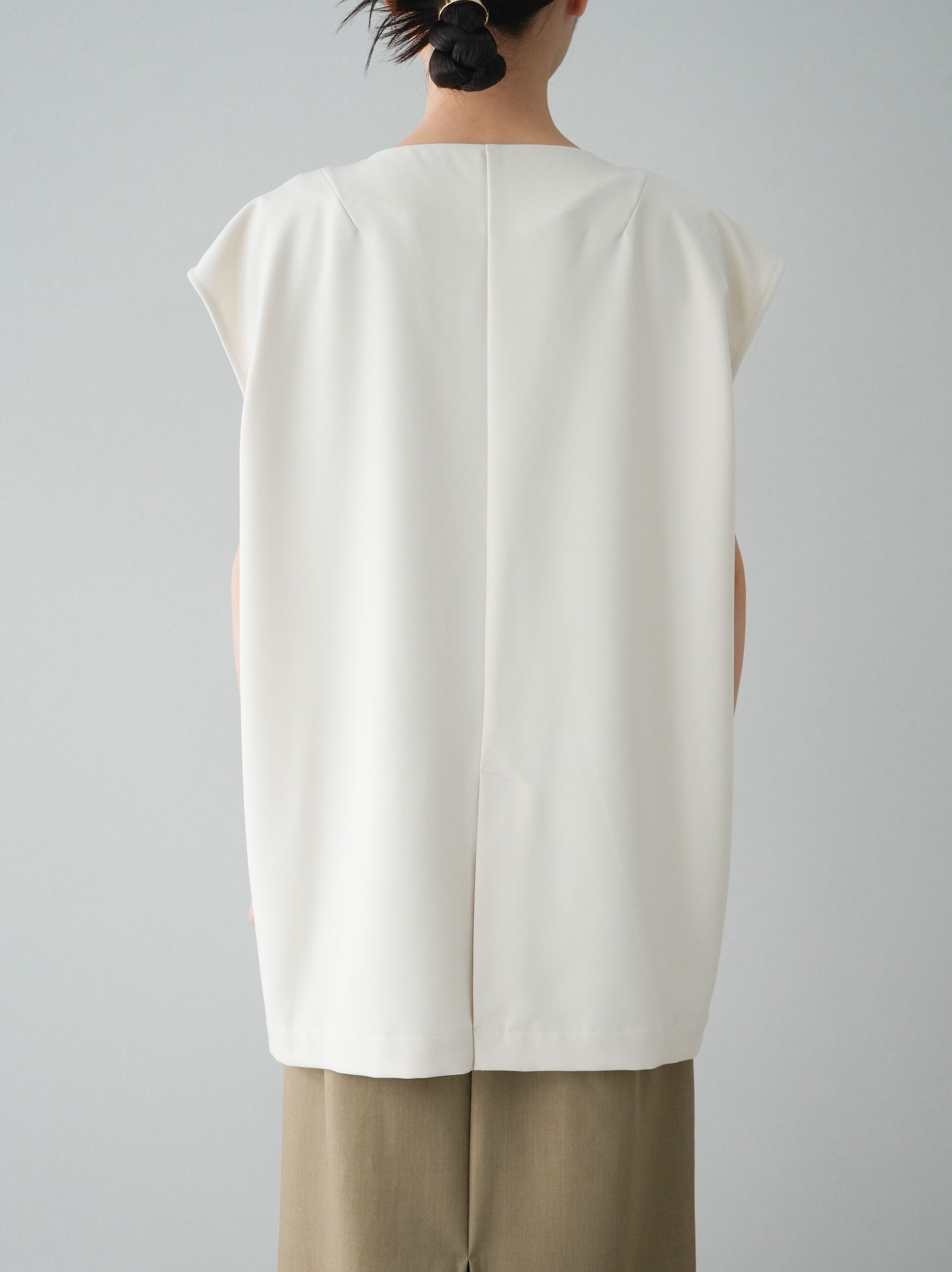 予約]ブローチ付きコード刺繍ジレ/アイボリー – Lumier