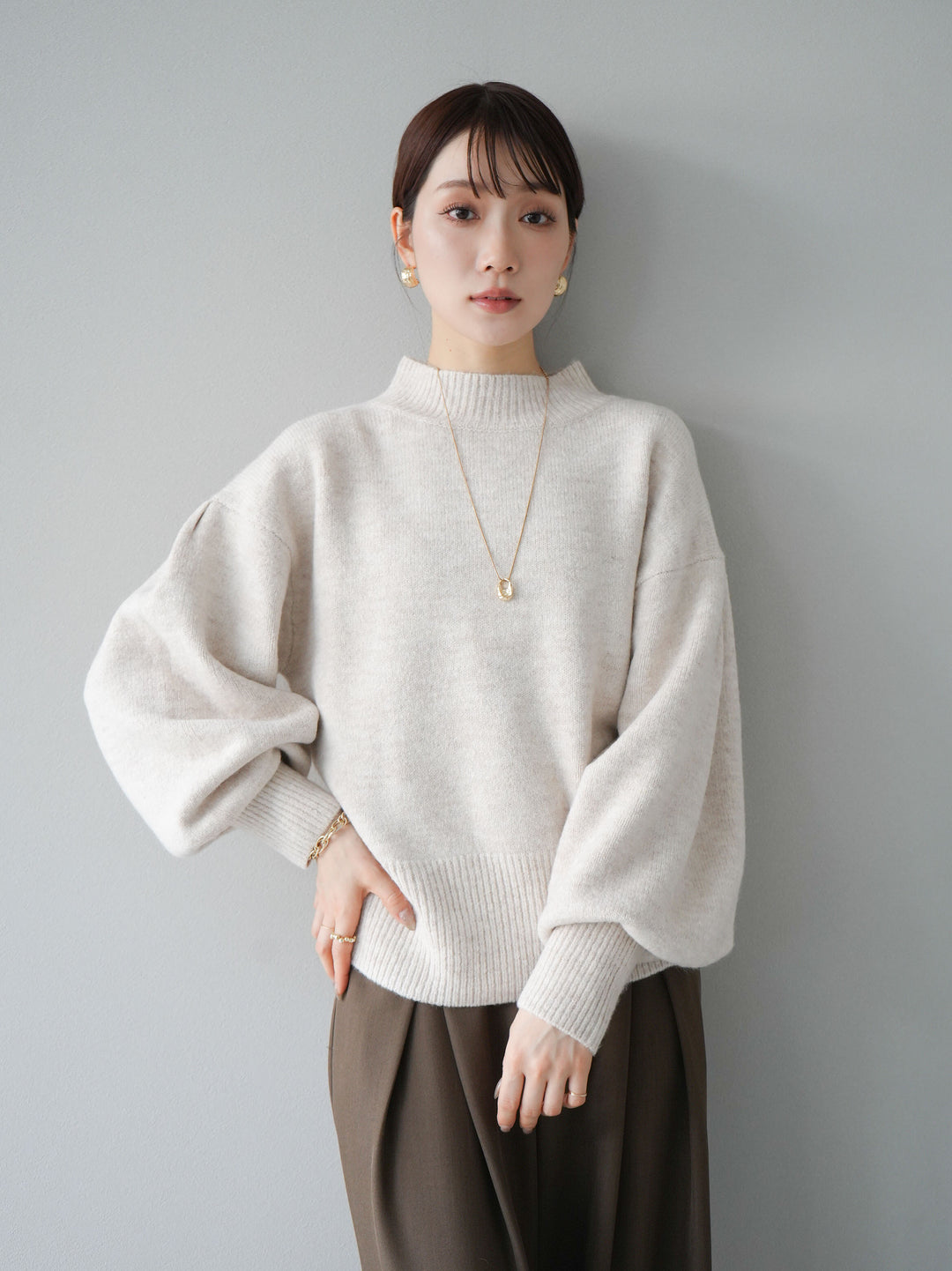 [予約]ボリュームスリーブプチネックニットプルオーバー/オートミール
