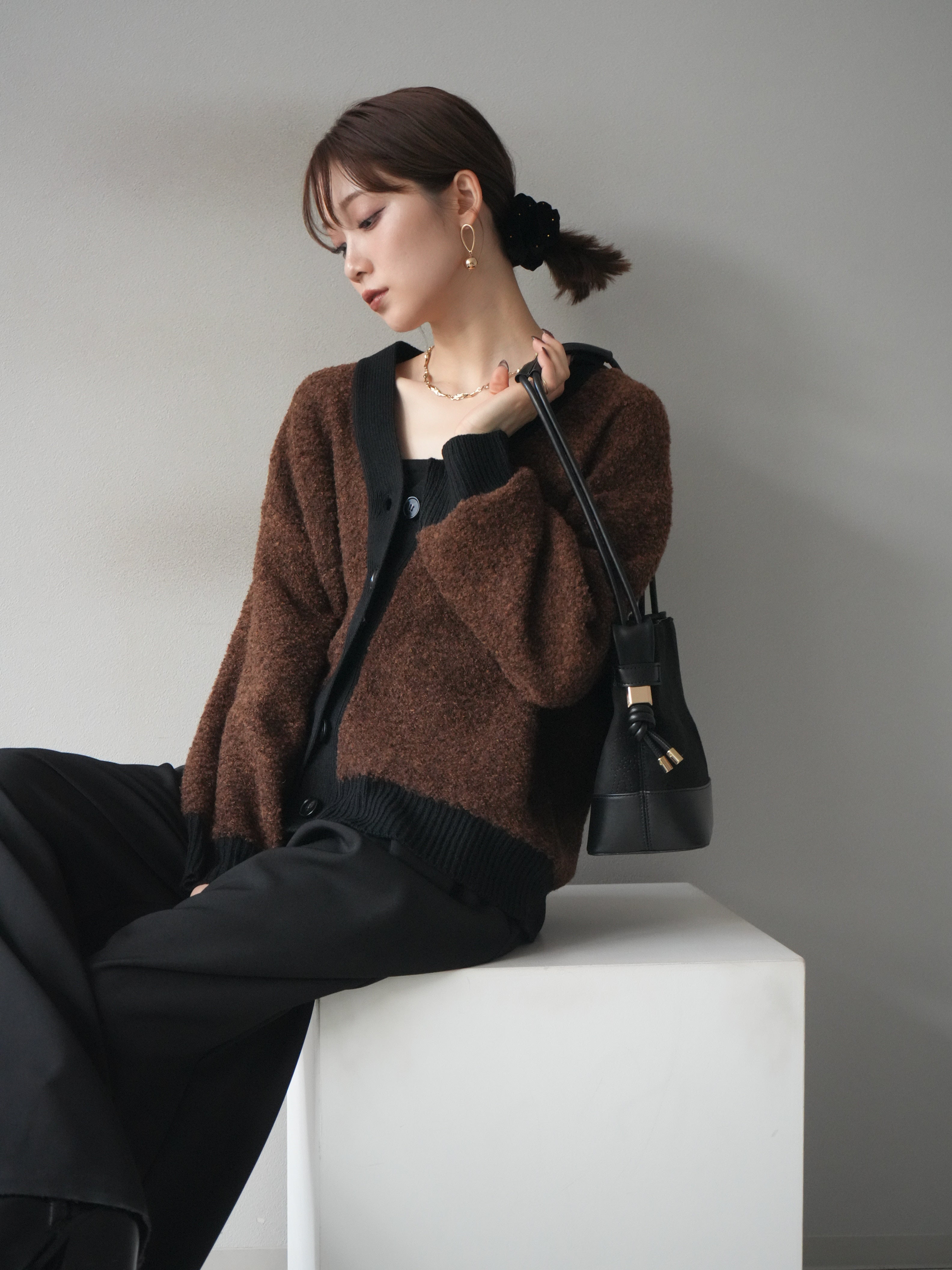 予約]ブークレバイカラーニットカーディガン/brown – Lumier