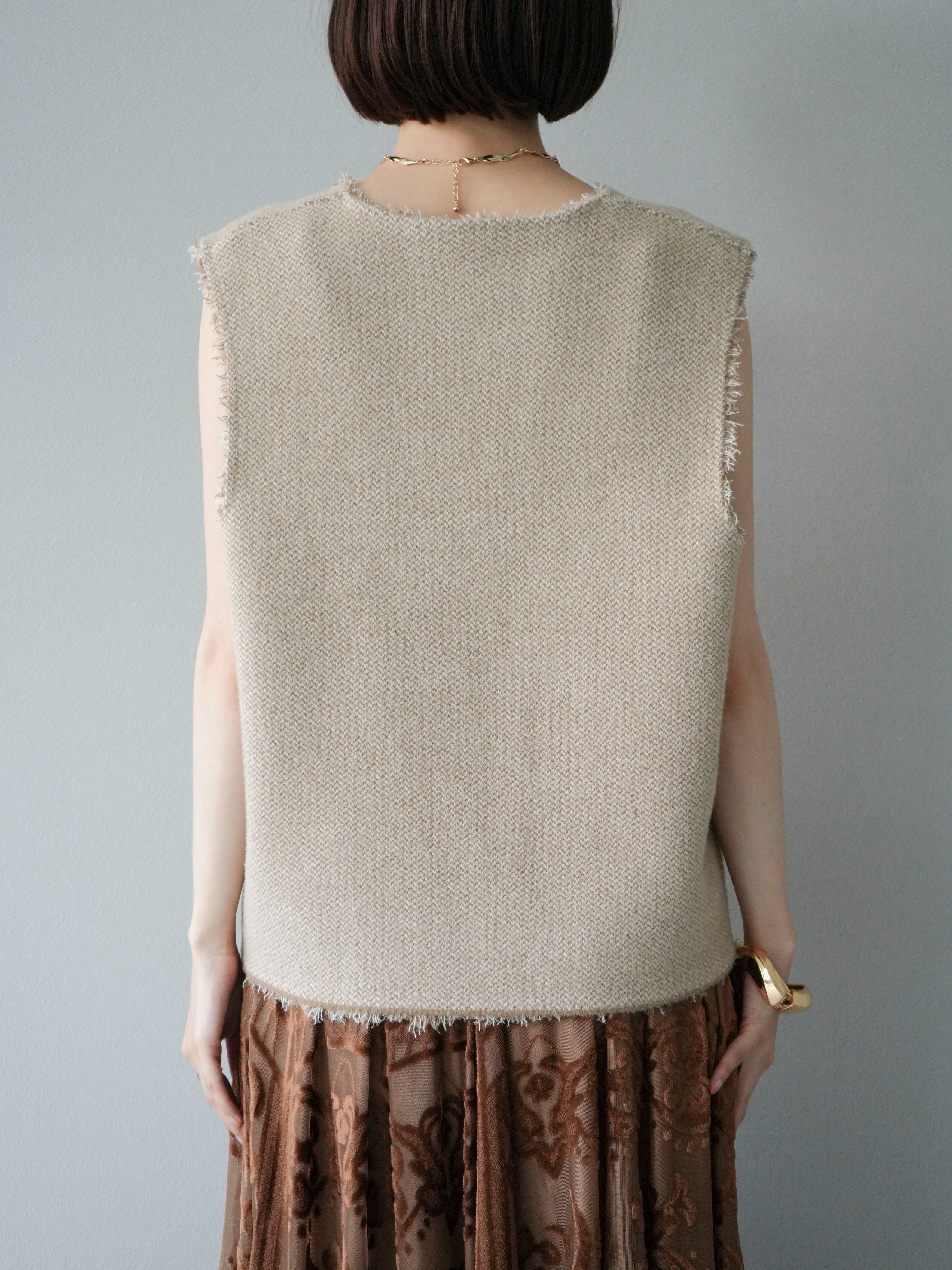 LISETTE リゼッタ 美品 ベージュ色 模様編み ニットベスト LISETTE リゼッタ 美品 ベージュ色 模様編み ニットベスト LISETTE