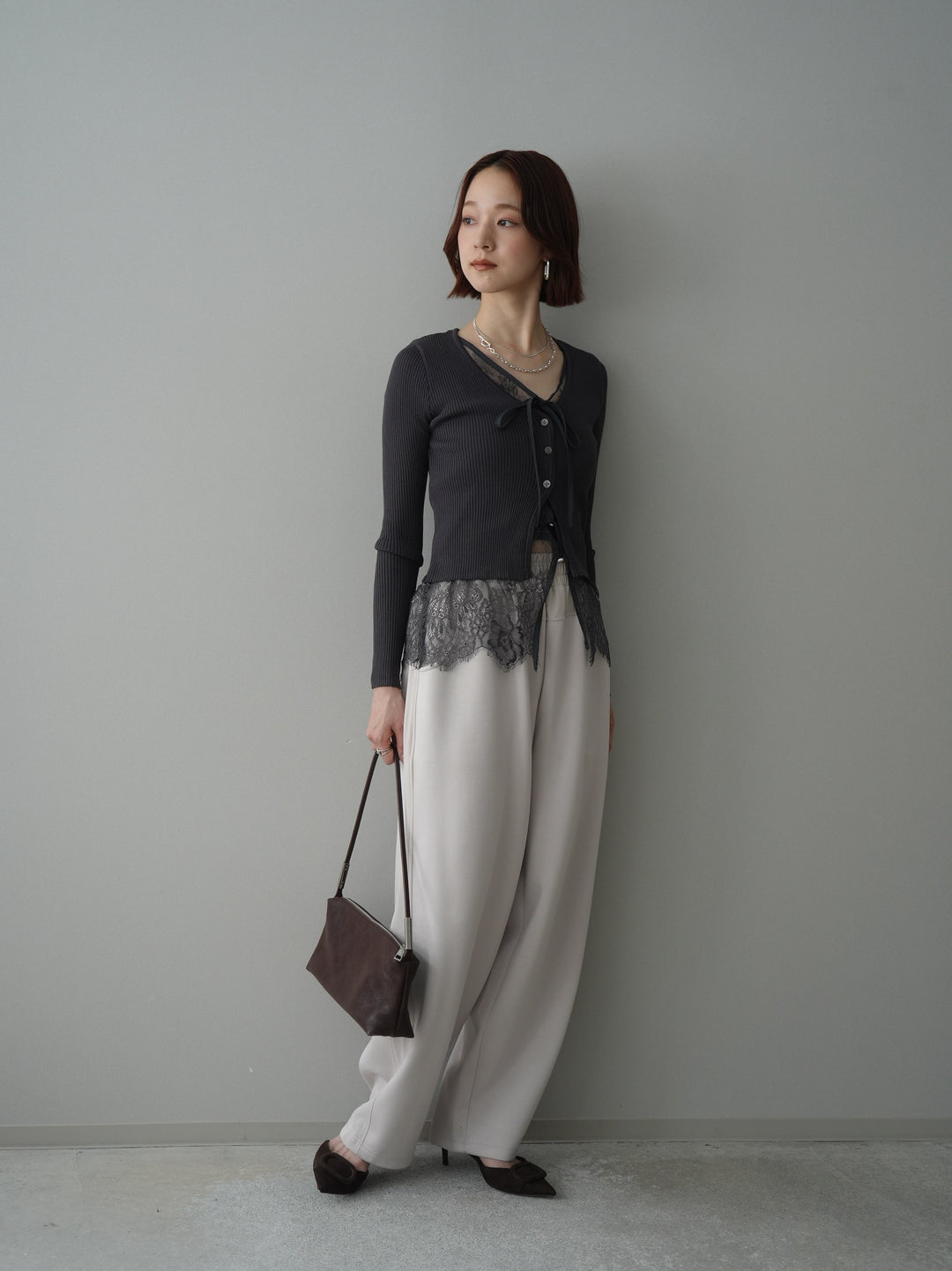 [SET]フロントリボン裾レースリブニットトップス+バイカラー異素材サイドラインライトポンチパンツ(2set)