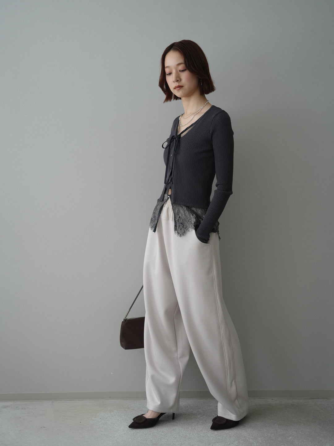 [SET]フロントリボン裾レースリブニットトップス+バイカラー異素材サイドラインライトポンチパンツ(2set)