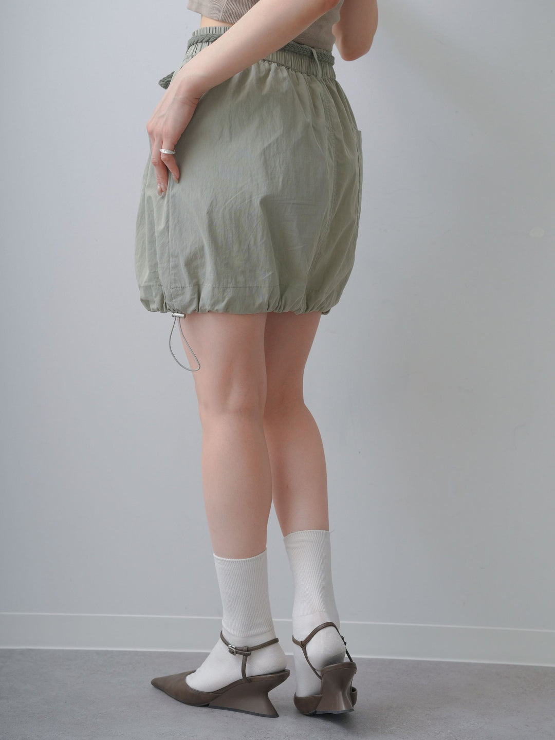 [予約]ベルト付ドローコードバルーンミニスカート/khaki