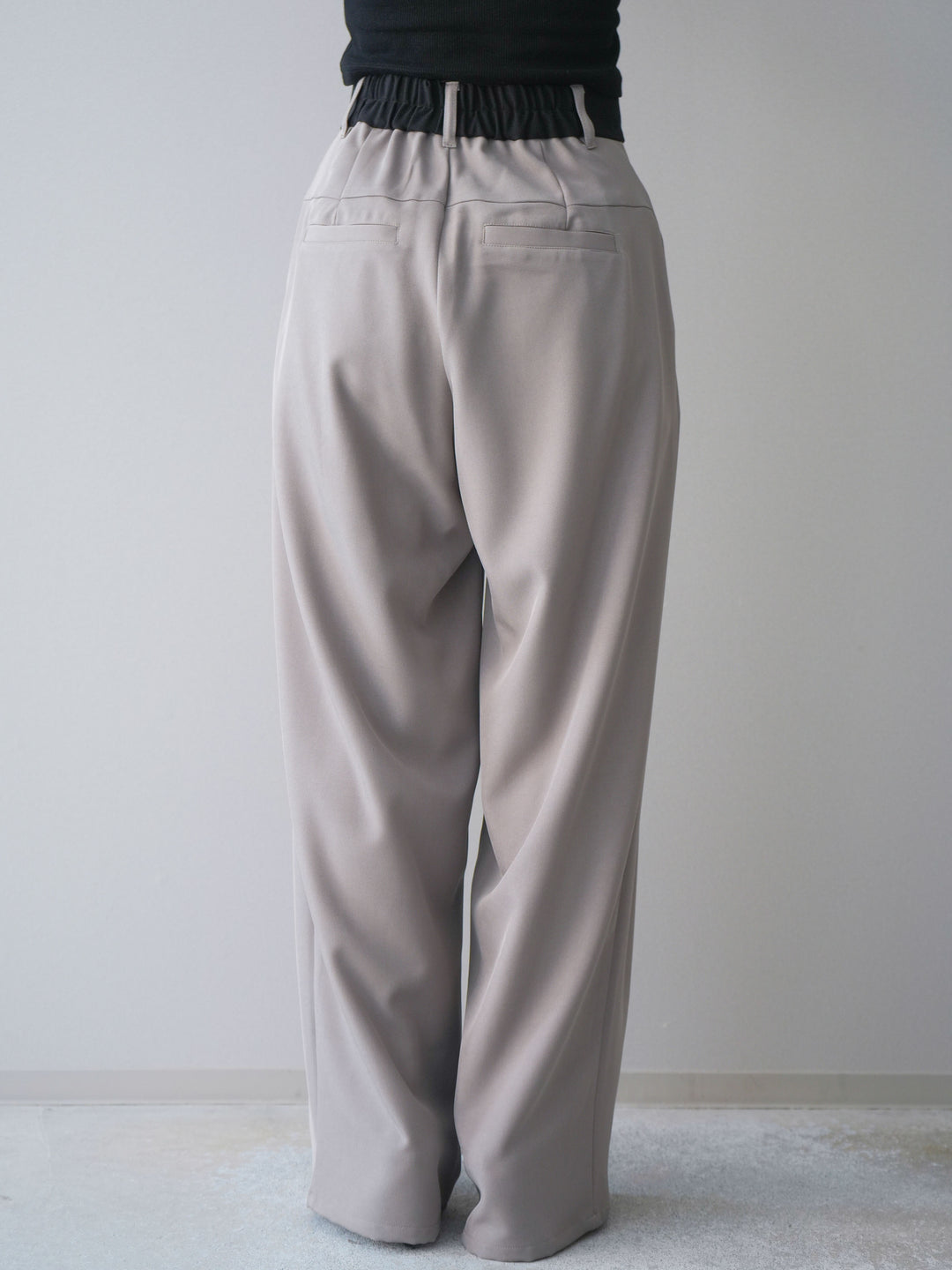 [予約]ウエストバイカラータックワイドパンツ/greige