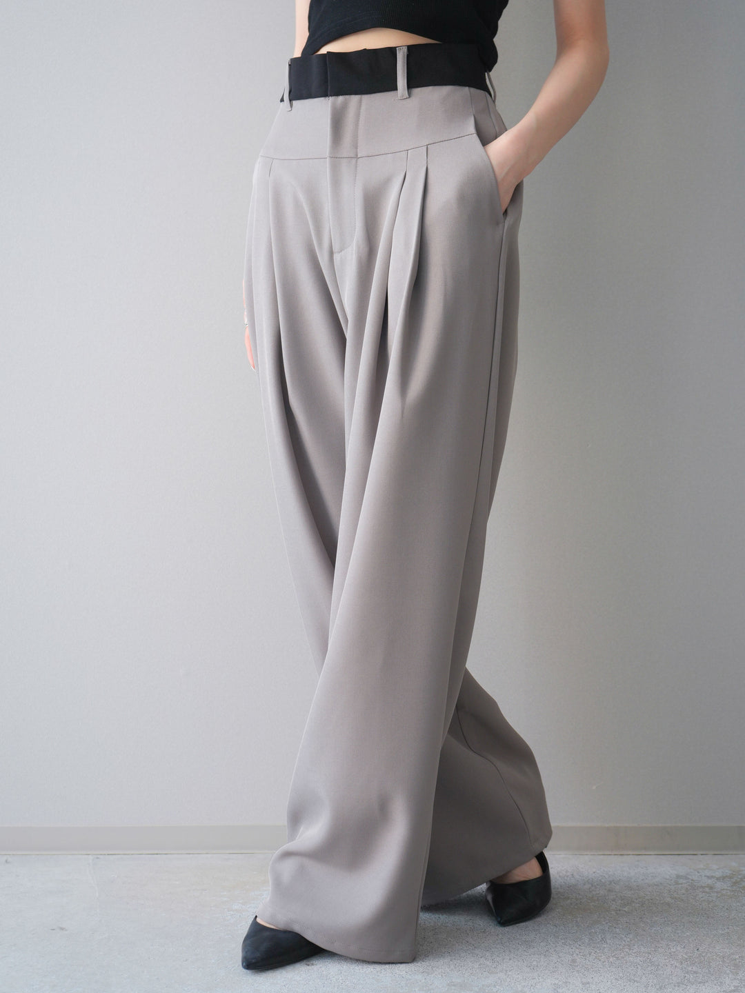 [予約]ウエストバイカラータックワイドパンツ/greige