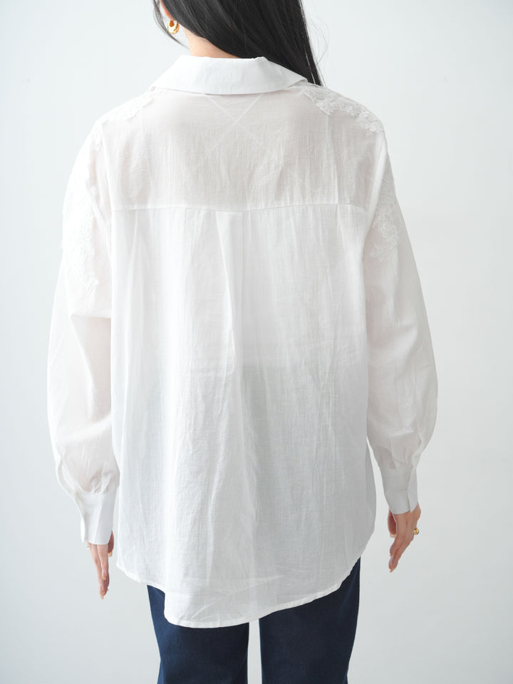 [予約]フロントレースリネンブラウス/white