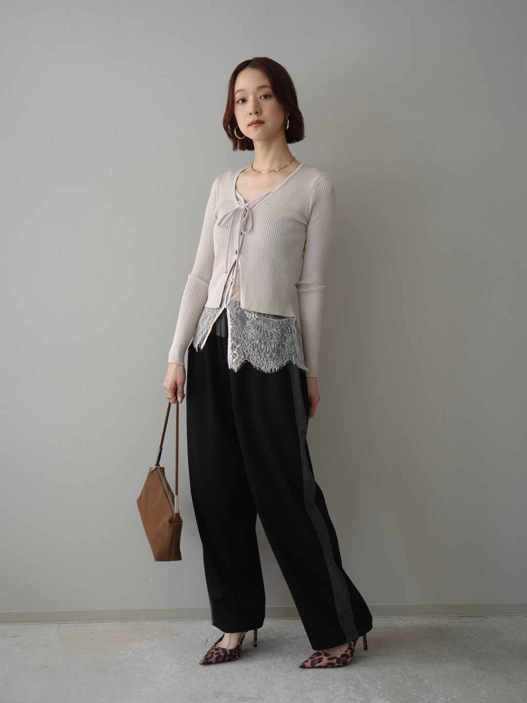 [SET]フロントリボン裾レースリブニットトップス+バイカラー異素材サイドラインライトポンチパンツ(2set)