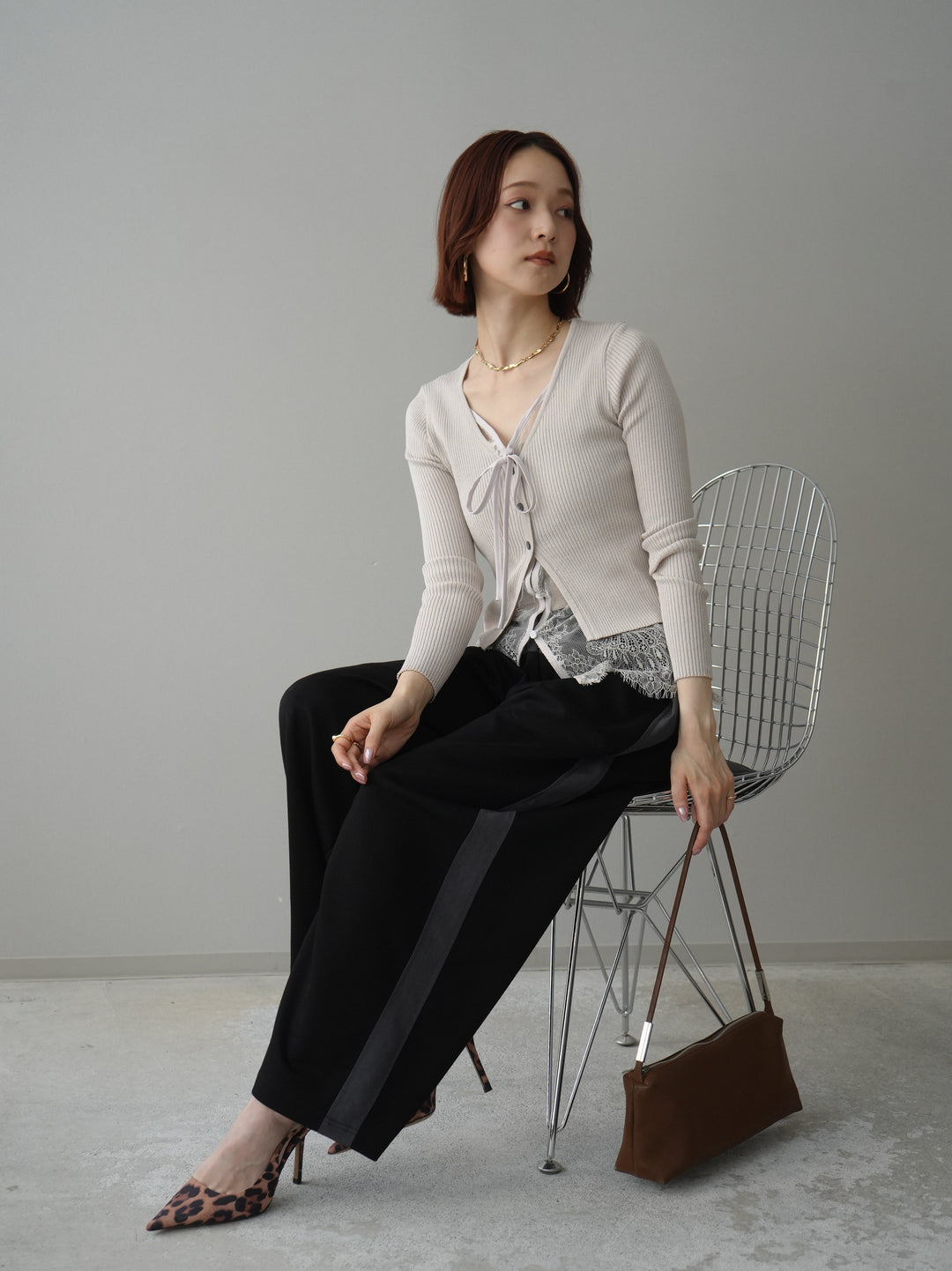 [SET]フロントリボン裾レースリブニットトップス+バイカラー異素材サイドラインライトポンチパンツ(2set)