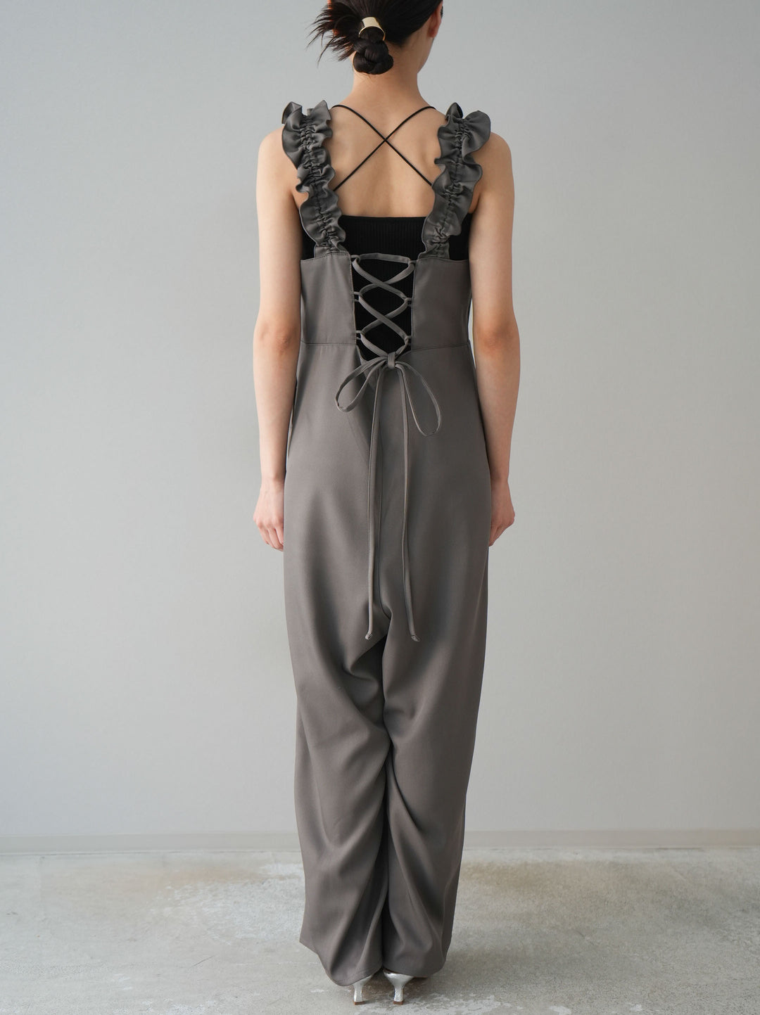 [預訂] 繫帶荷葉邊連身衣/灰色
