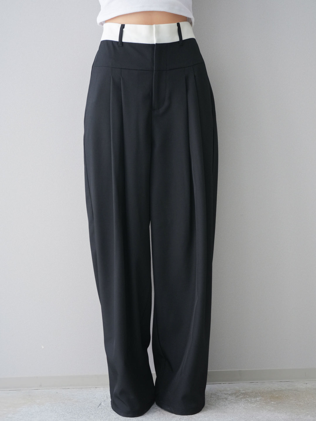 [予約]ウエストバイカラータックワイドパンツ/black