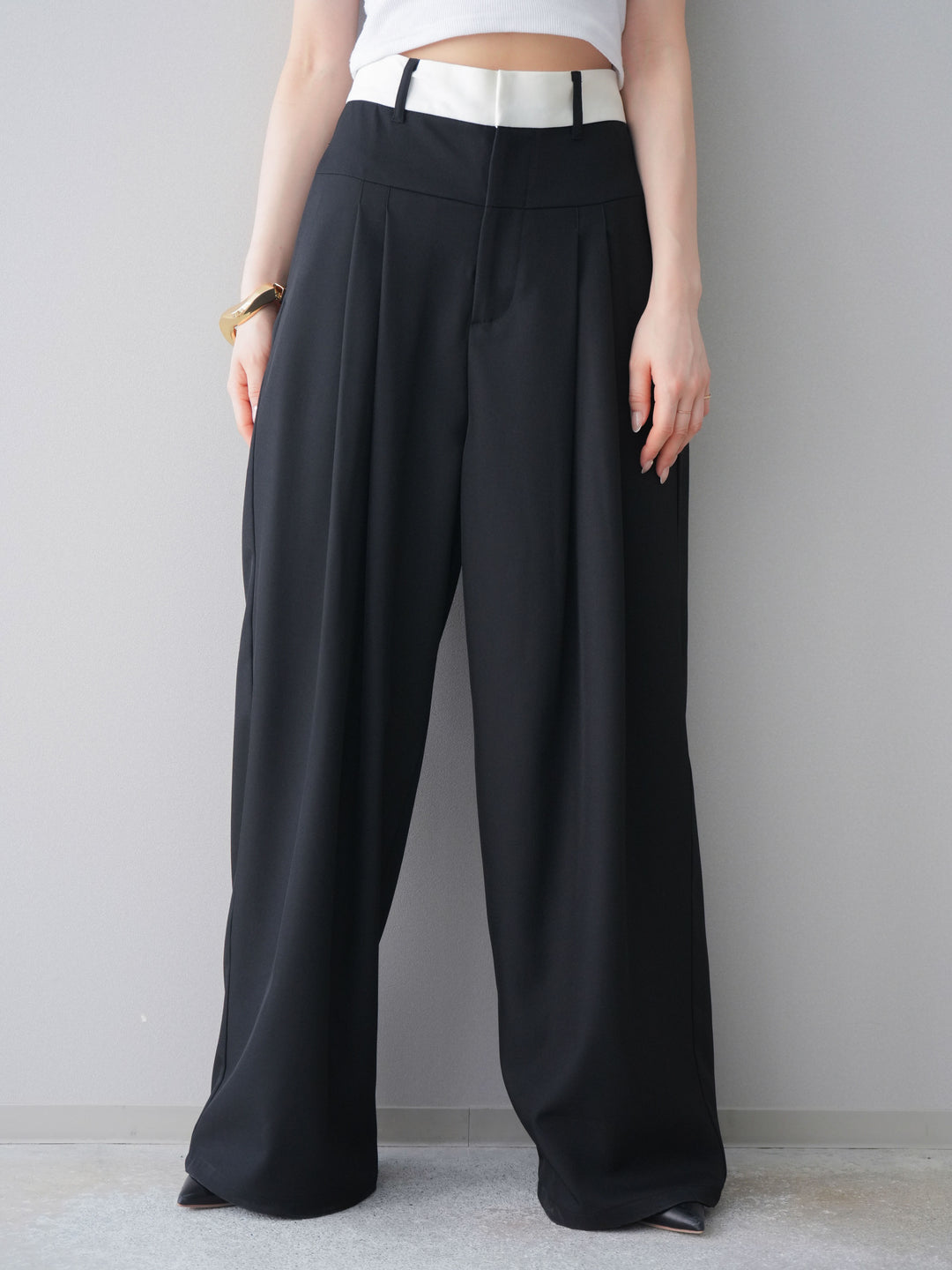 [予約]ウエストバイカラータックワイドパンツ/black