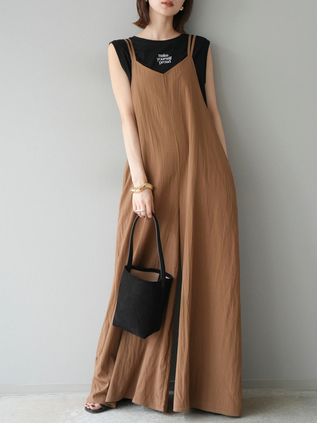 [予約]ロゴ刺繍ノースリートップス/ブラック