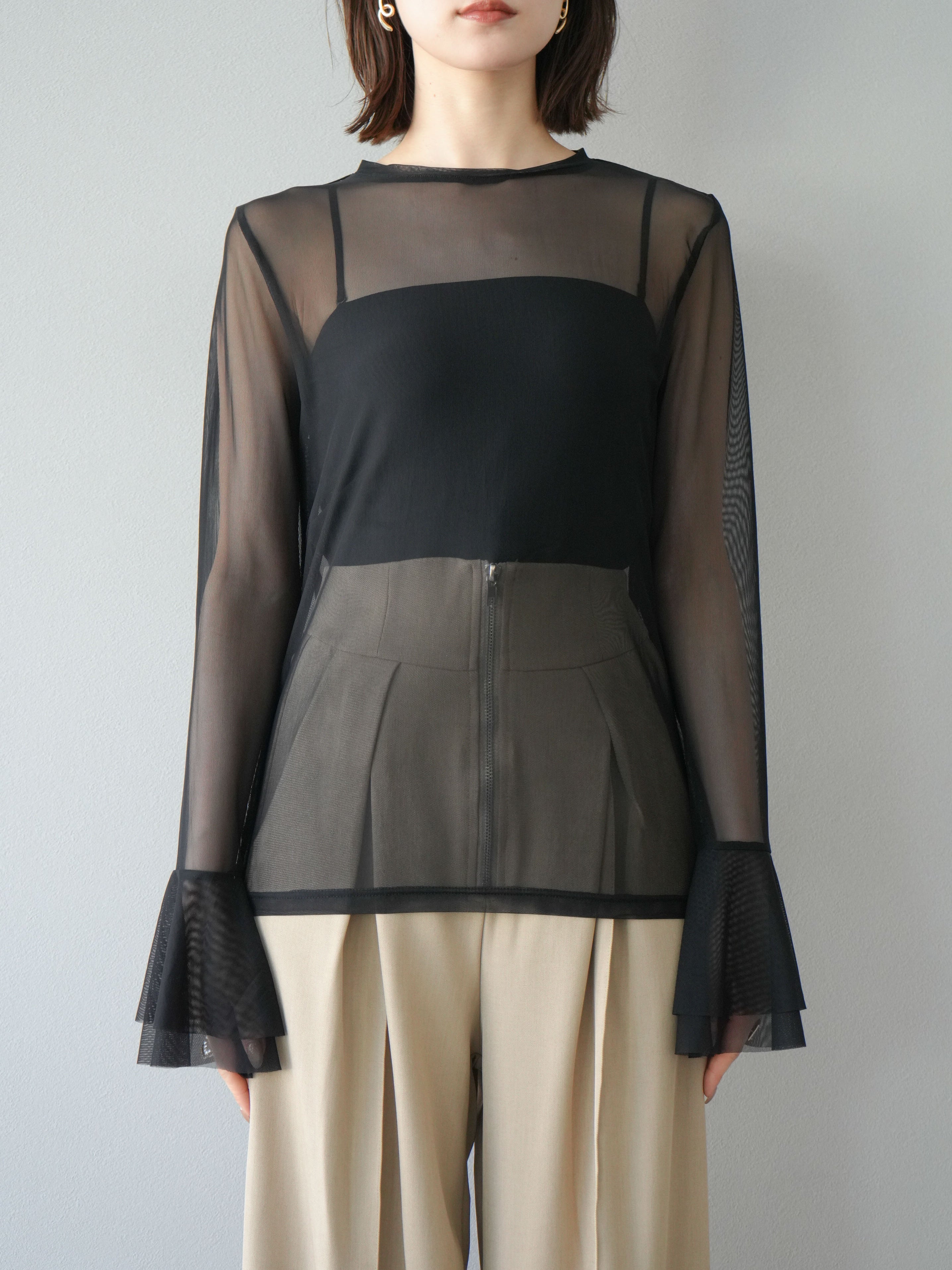 予約]フレアロングスリーブパワーメッシュトップス/ブラック – Lumier