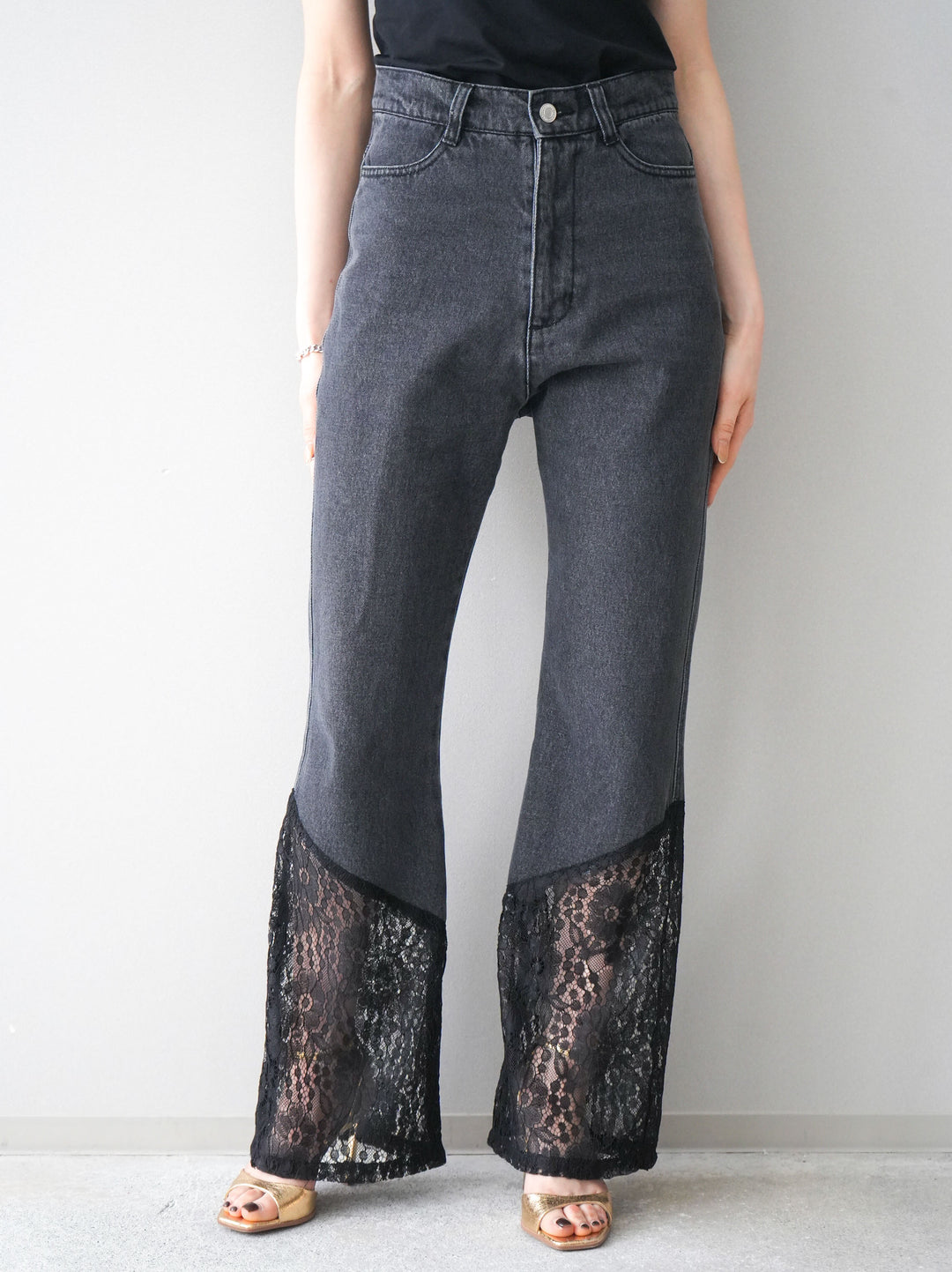 [予約]レース切替フレアデニムパンツ/black