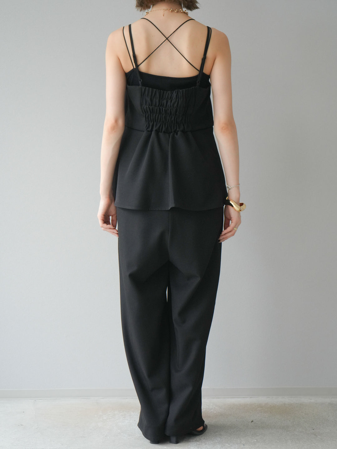 [預購] 亞麻觸感多層吊帶連身衣/黑色